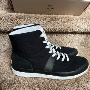 HUNTER Men's Black Canvas Sneakers .